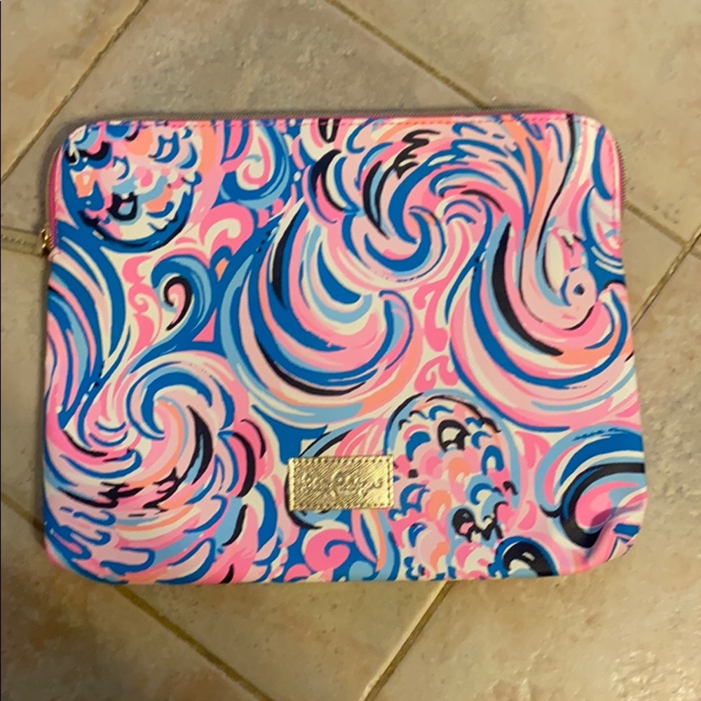 NWT Lilly Pulitzer Makeup Bag/Travel Pouch Razz Berry Flamingoals (1)